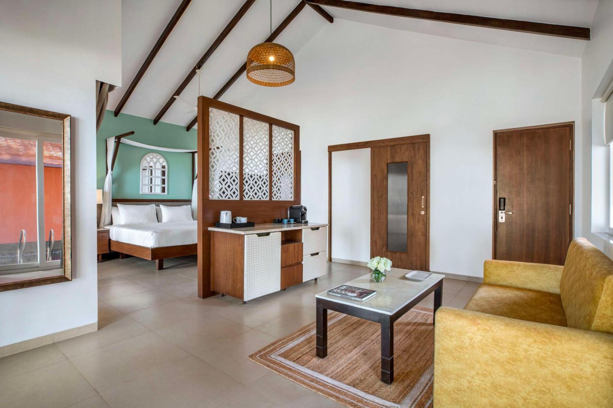 Mandrem Beach Resort, A Member Of Radisson Individuals Retreat Exterior photo