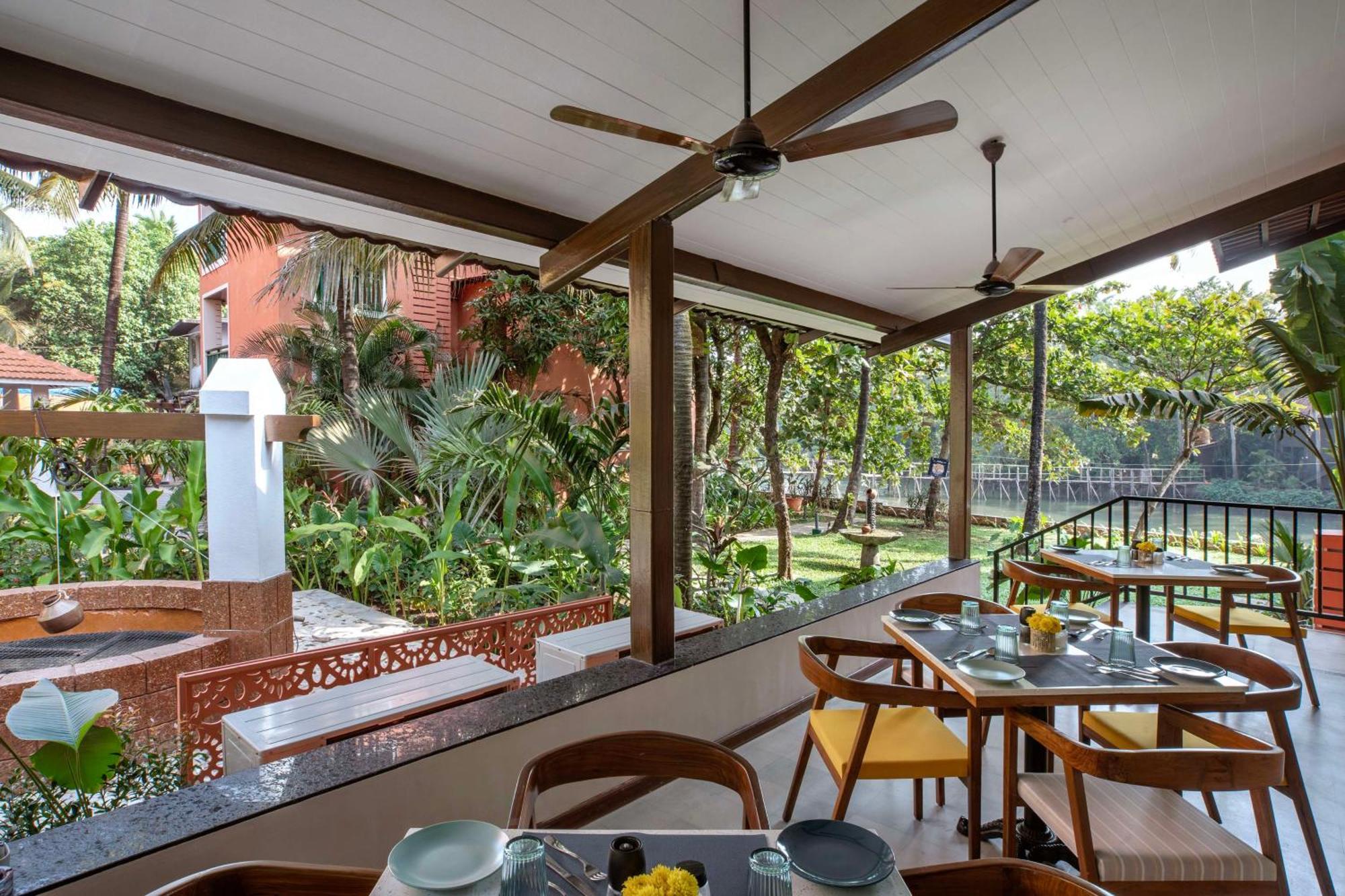 Mandrem Beach Resort, A Member Of Radisson Individuals Retreat Exterior photo