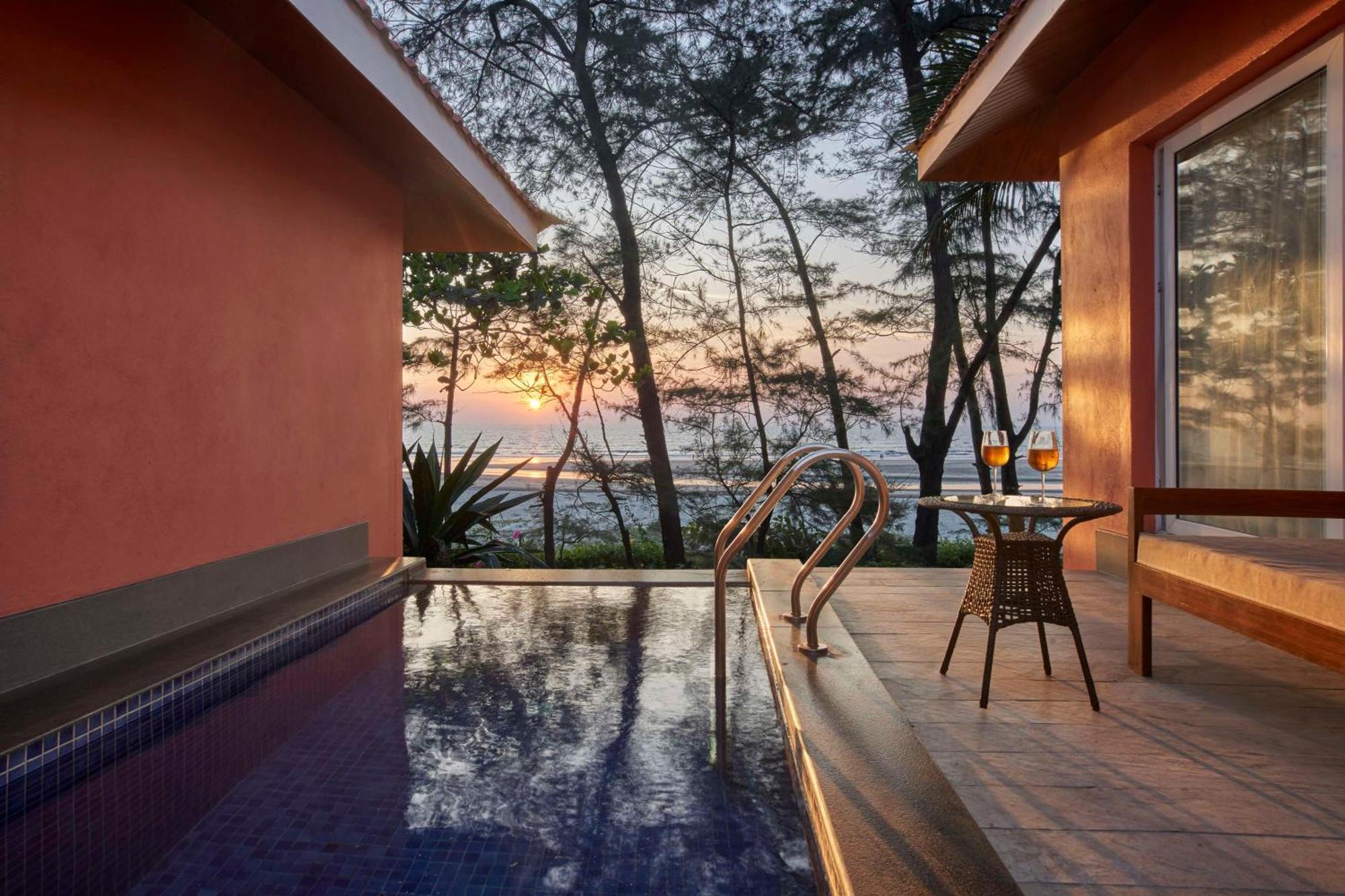Mandrem Beach Resort, A Member Of Radisson Individuals Retreat Exterior photo