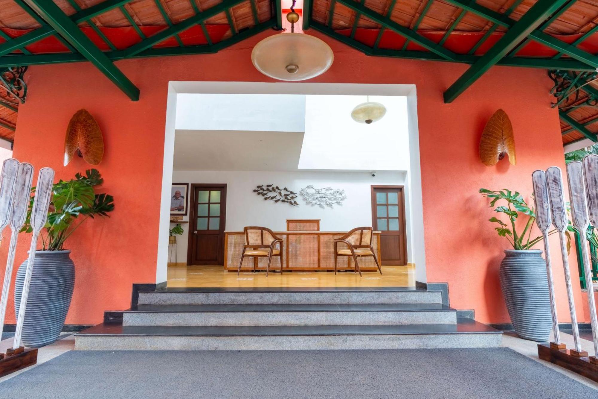 Mandrem Beach Resort, A Member Of Radisson Individuals Retreat Exterior photo