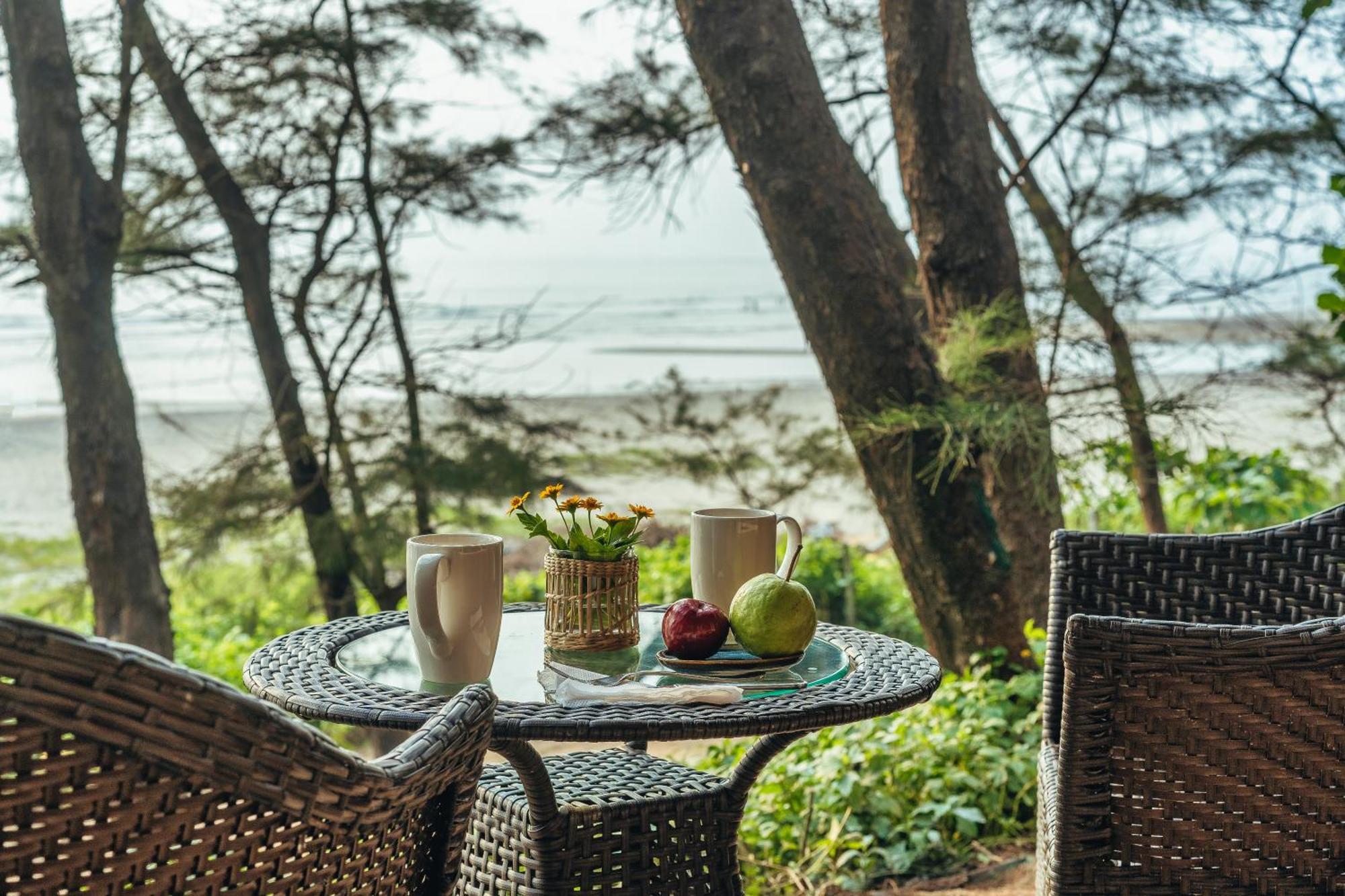 Mandrem Beach Resort, A Member Of Radisson Individuals Retreat Exterior photo