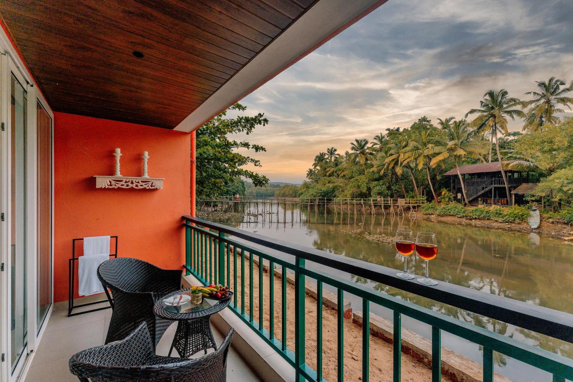 Mandrem Beach Resort, A Member Of Radisson Individuals Retreat Exterior photo