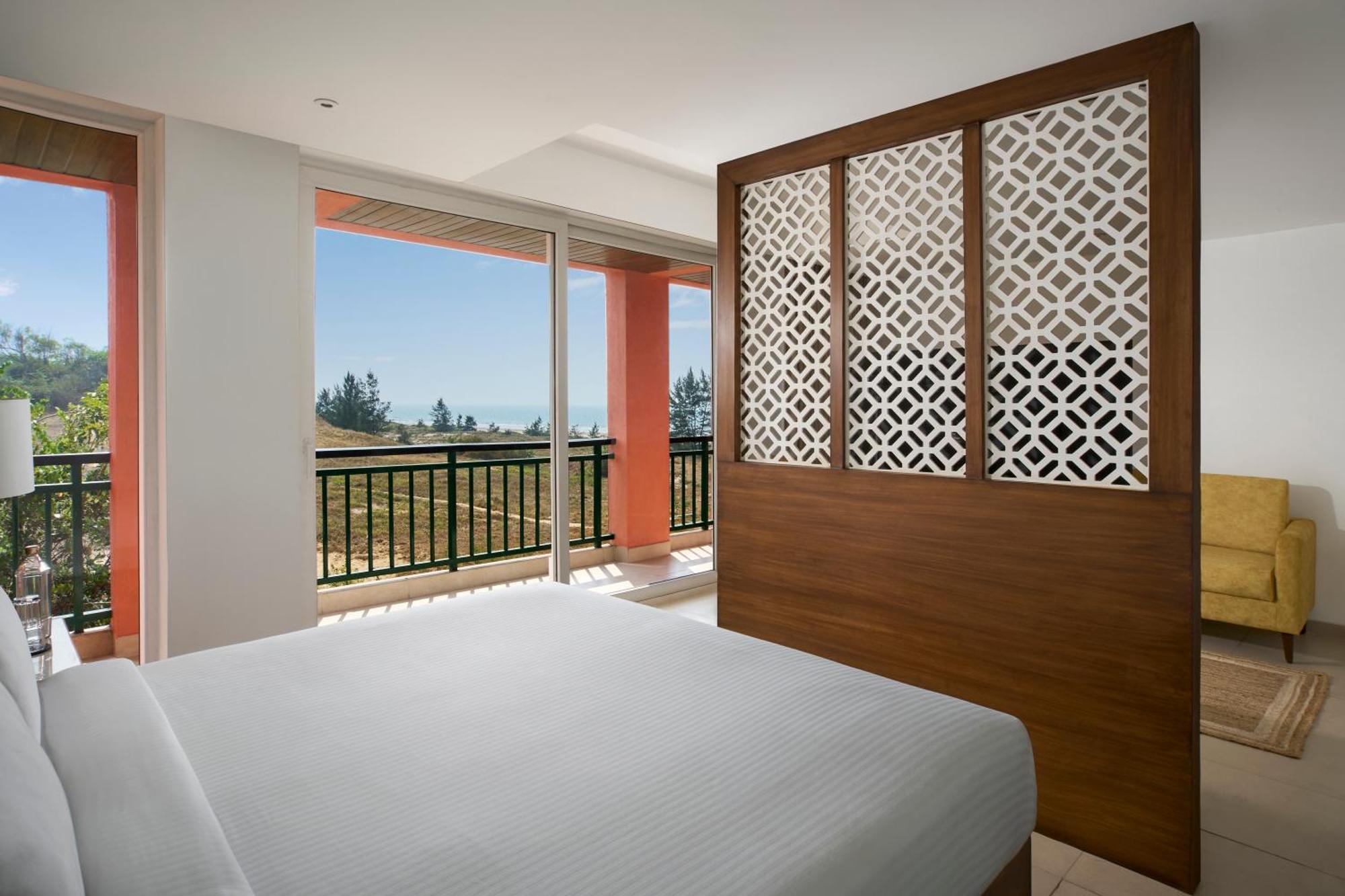 Mandrem Beach Resort, A Member Of Radisson Individuals Retreat Exterior photo