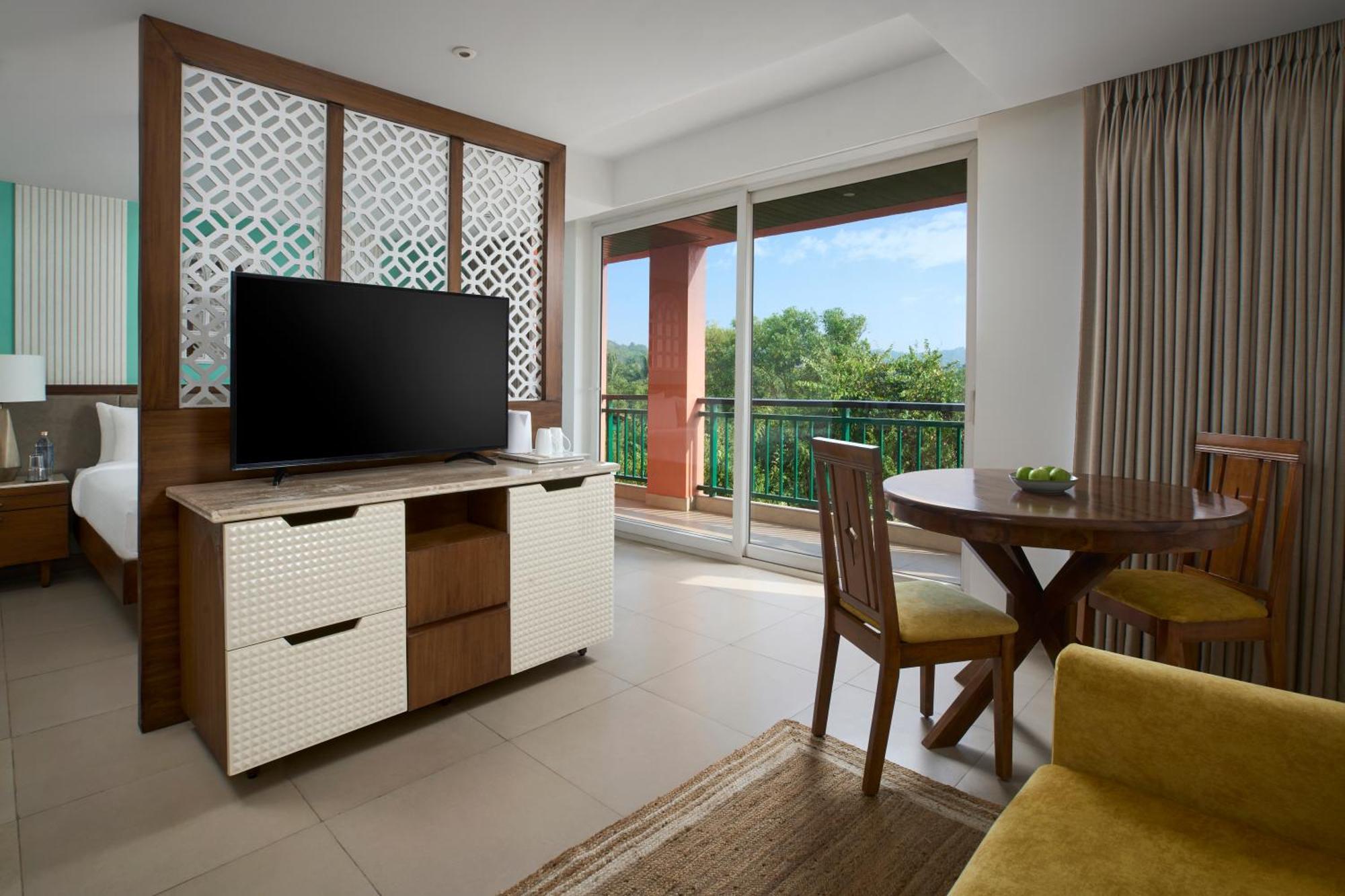 Mandrem Beach Resort, A Member Of Radisson Individuals Retreat Exterior photo