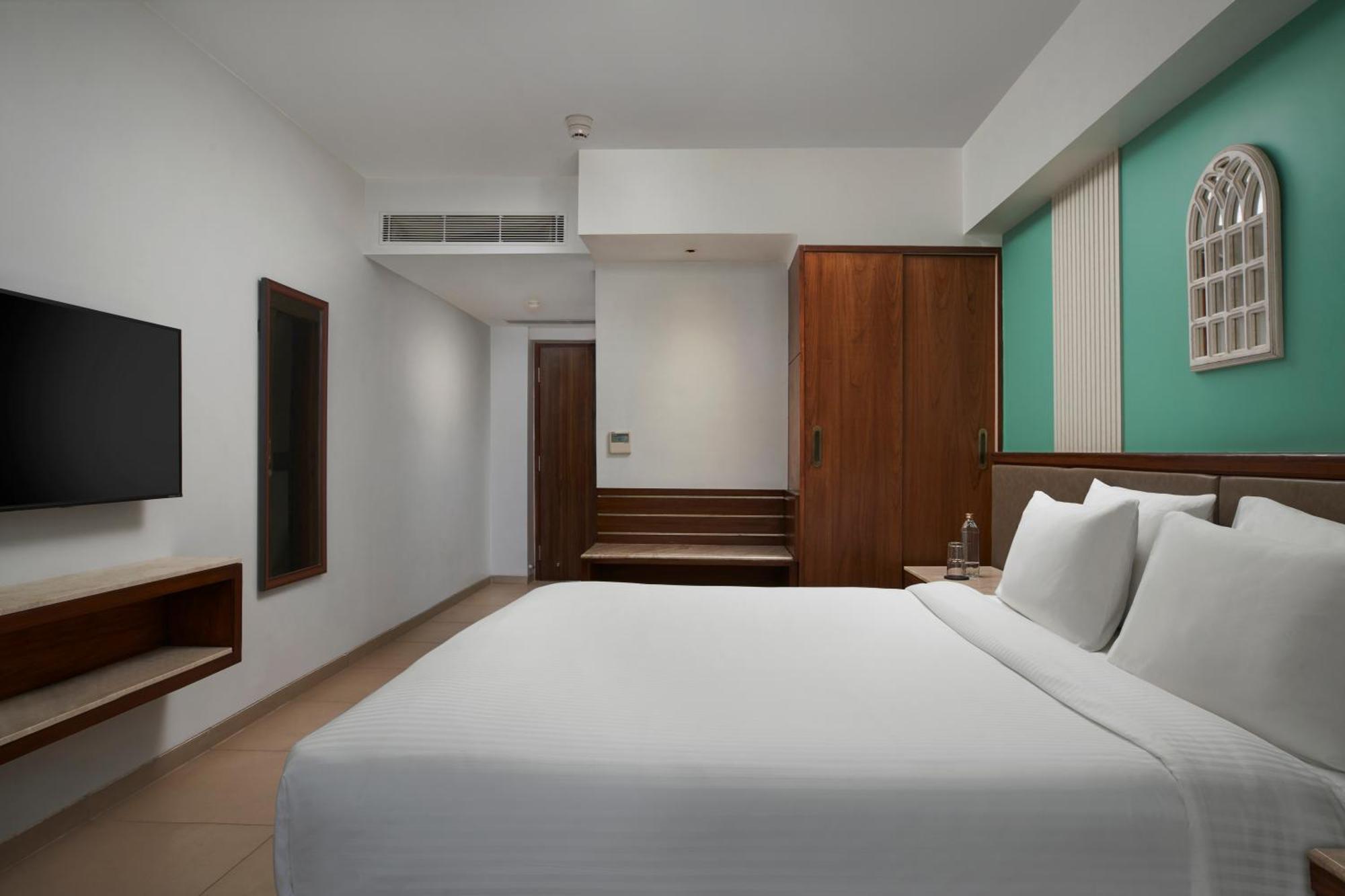 Mandrem Beach Resort, A Member Of Radisson Individuals Retreat Exterior photo
