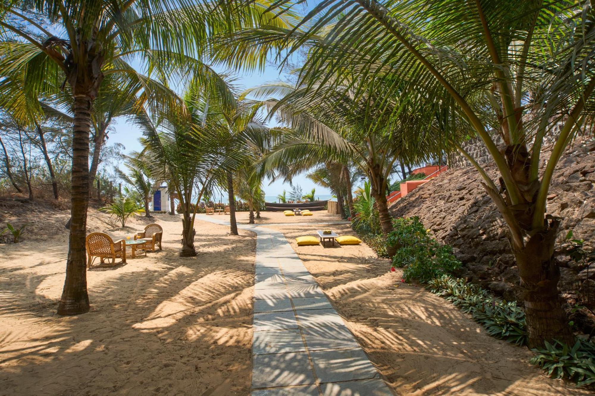 Mandrem Beach Resort, A Member Of Radisson Individuals Retreat Exterior photo
