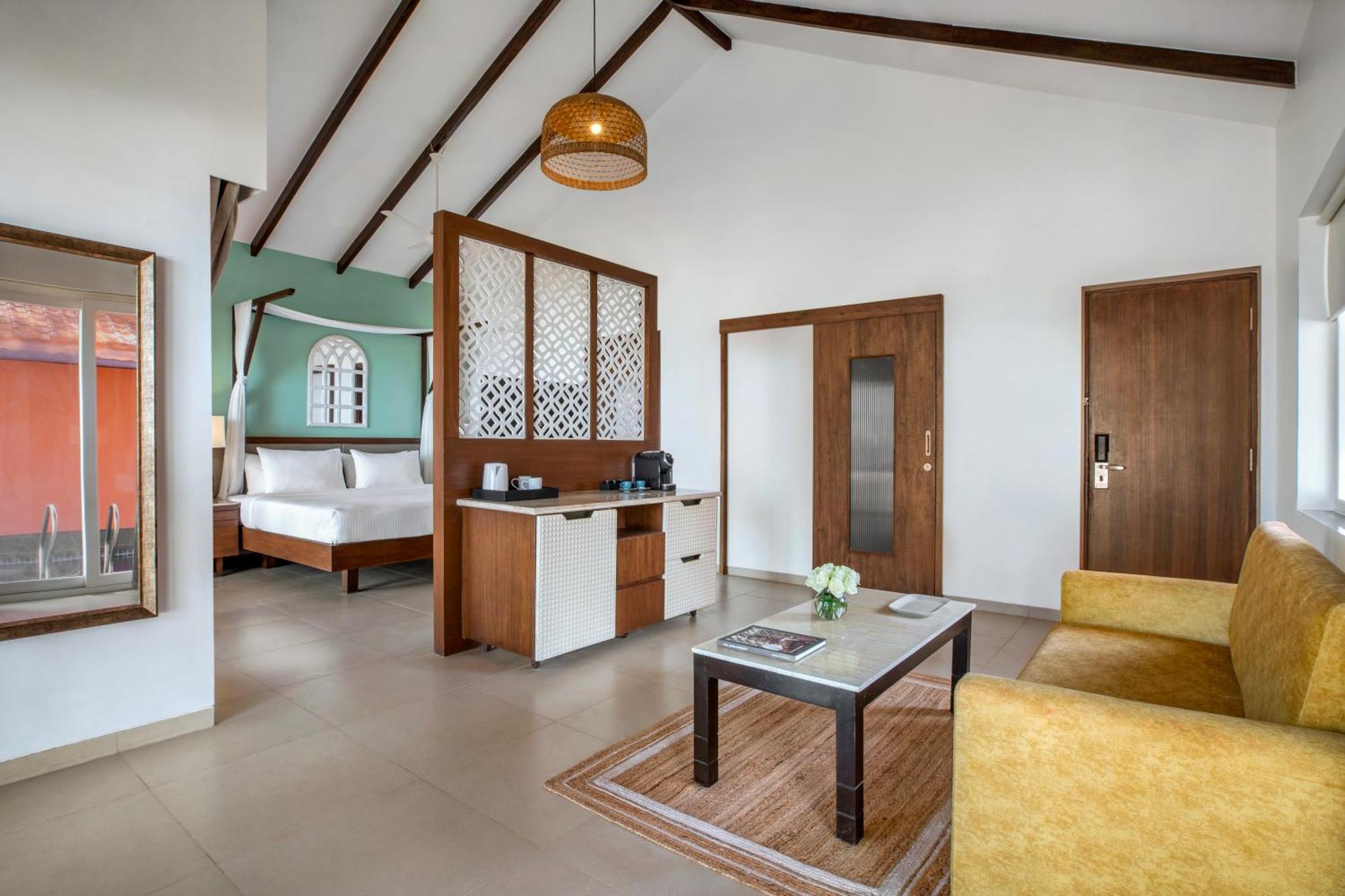 Mandrem Beach Resort, A Member Of Radisson Individuals Retreat Exterior photo